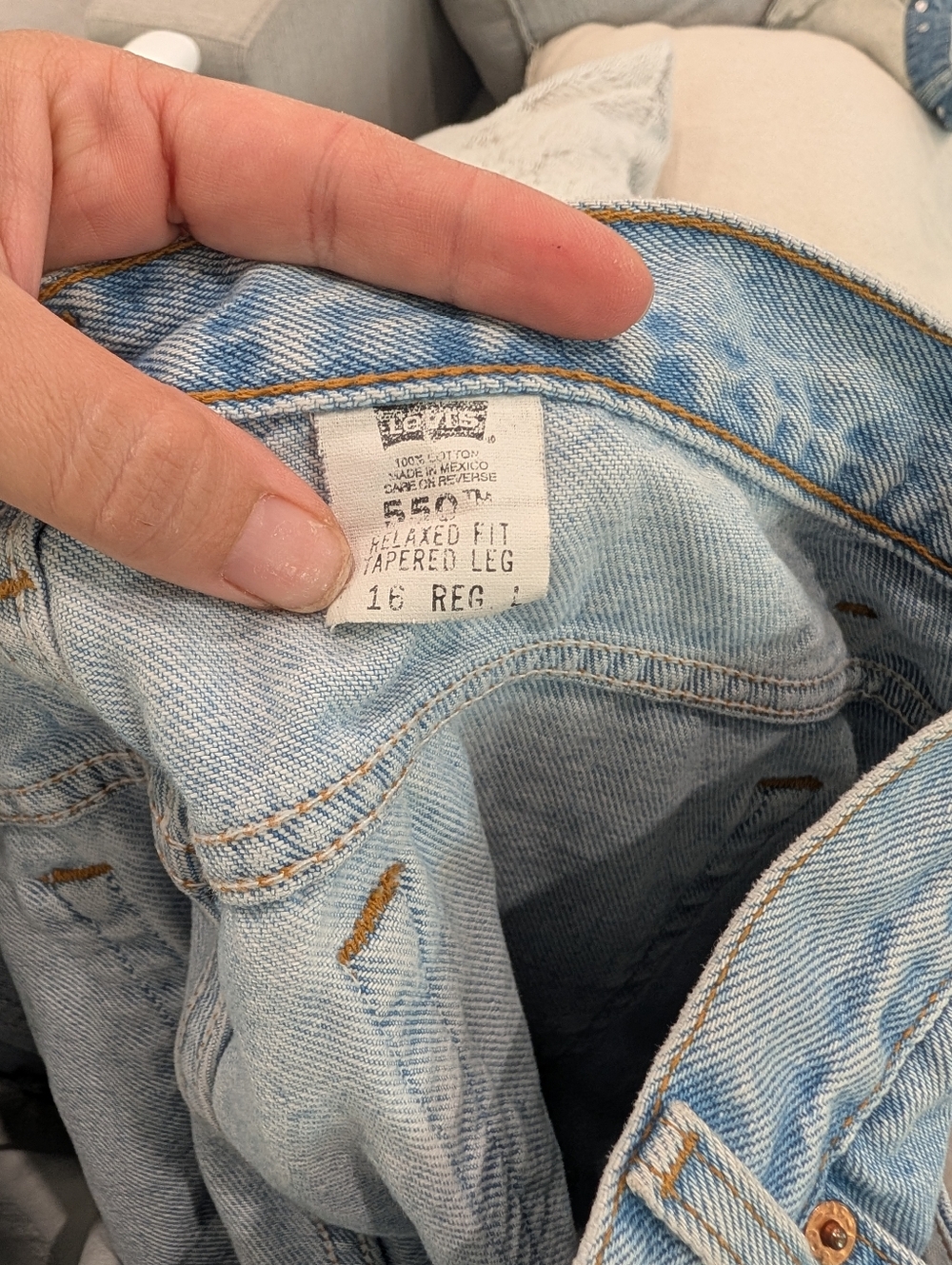 Levis 550 Stone Wash Relaxed Jeans Size 16 R Long - Picture 7 of 8